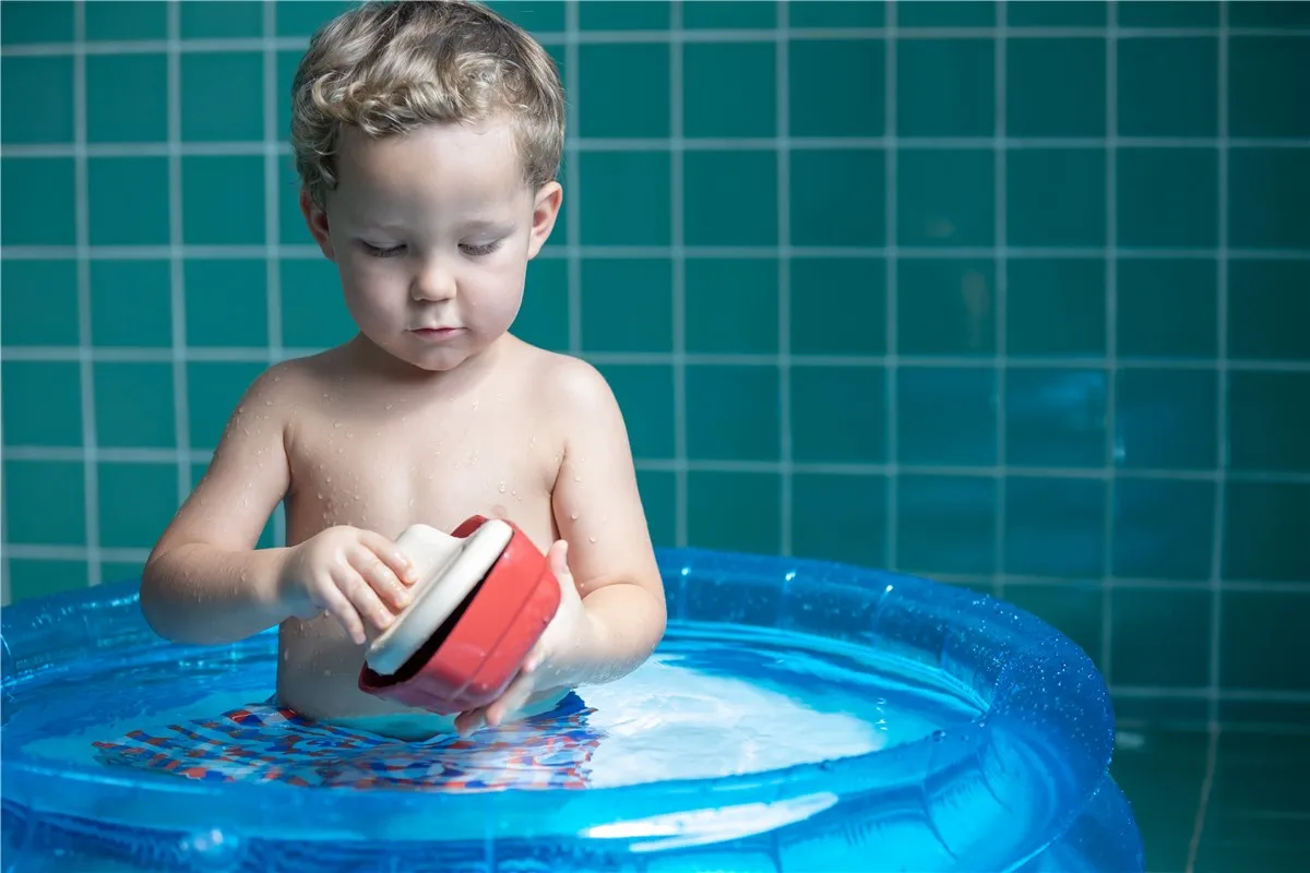 Barco Remolcador Plan Toys - Imagen 3