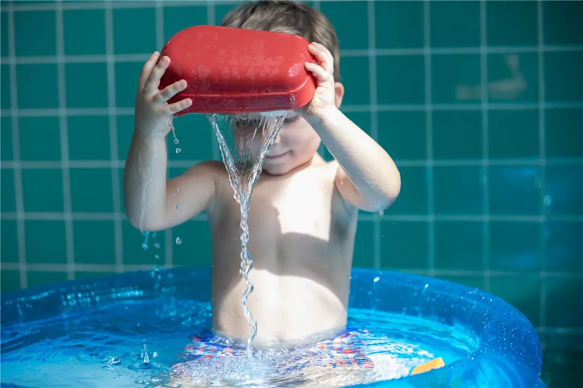 Barco Remolcador Plan Toys - Imagen 2