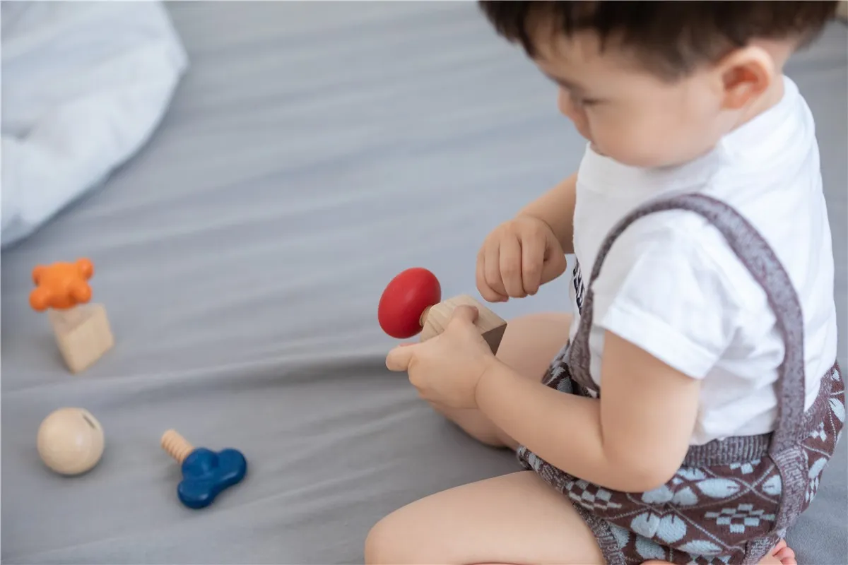 Tuercas y Tornillos Plan Toys - Imagen 7