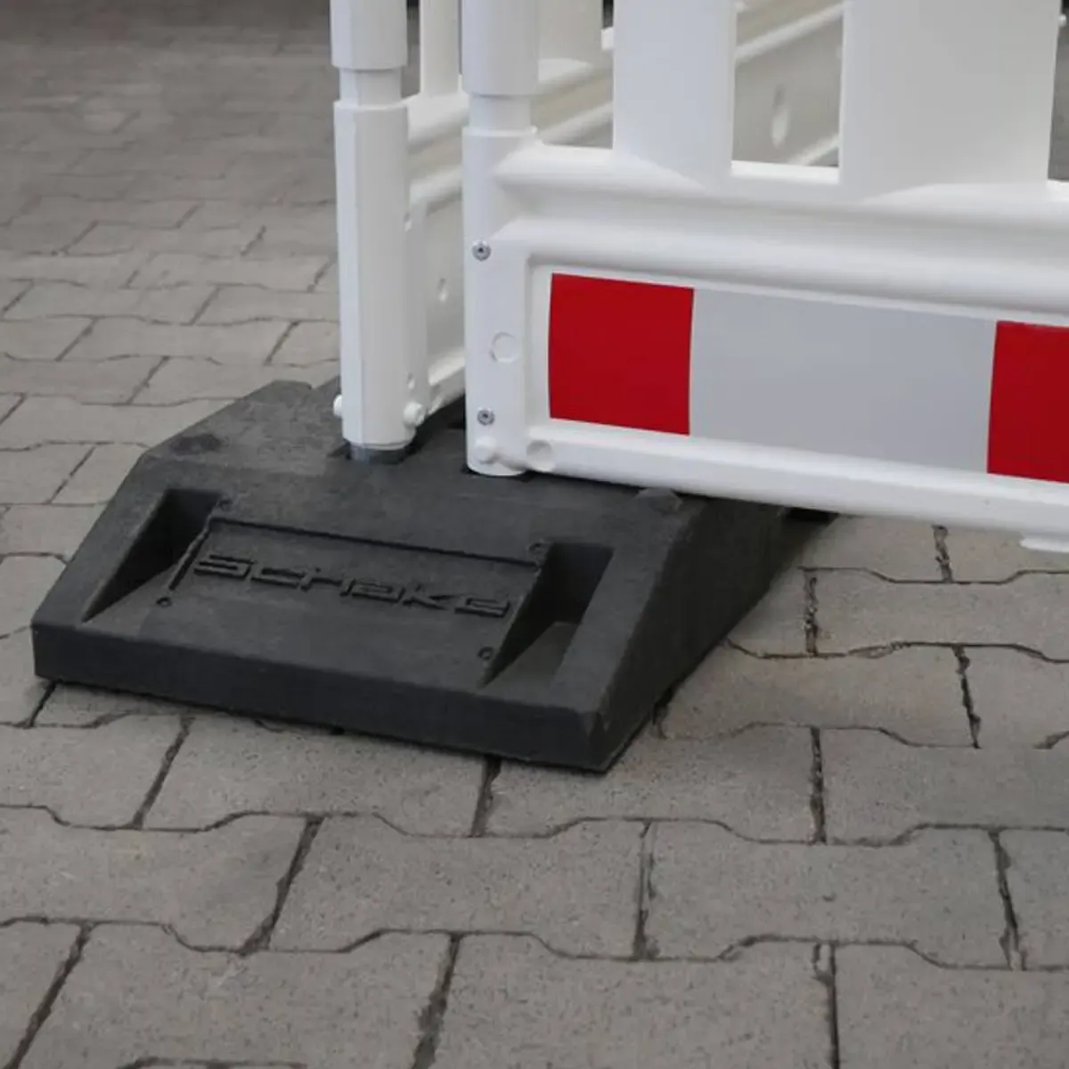 Base de plástico reciclado para postes y vallas – Schake 31NOX-O - Imagen 3