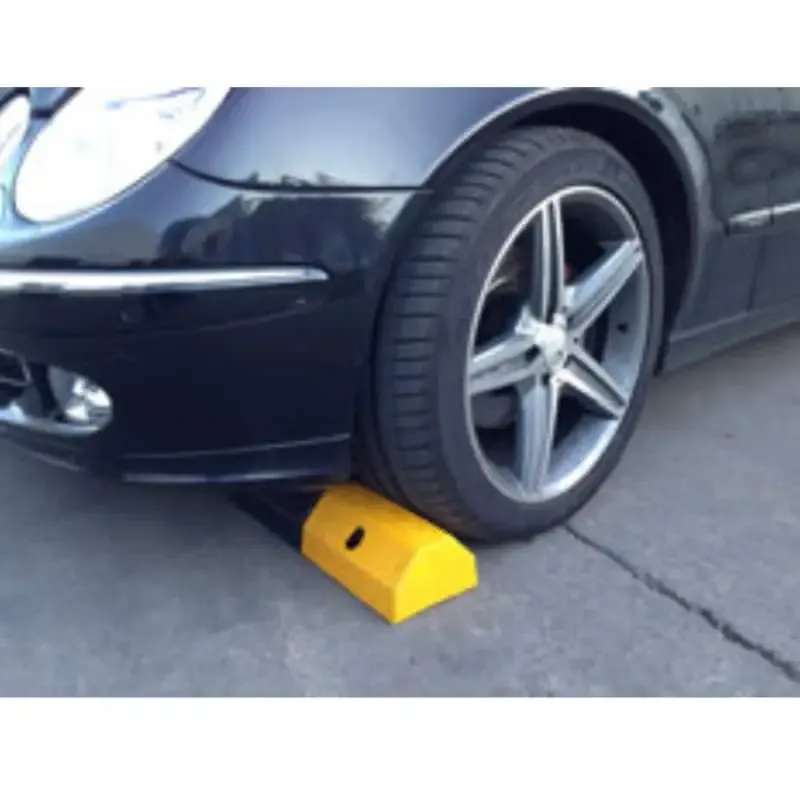 Tope aparcamiento de goma de 50x16x10 cm - Imagen 2