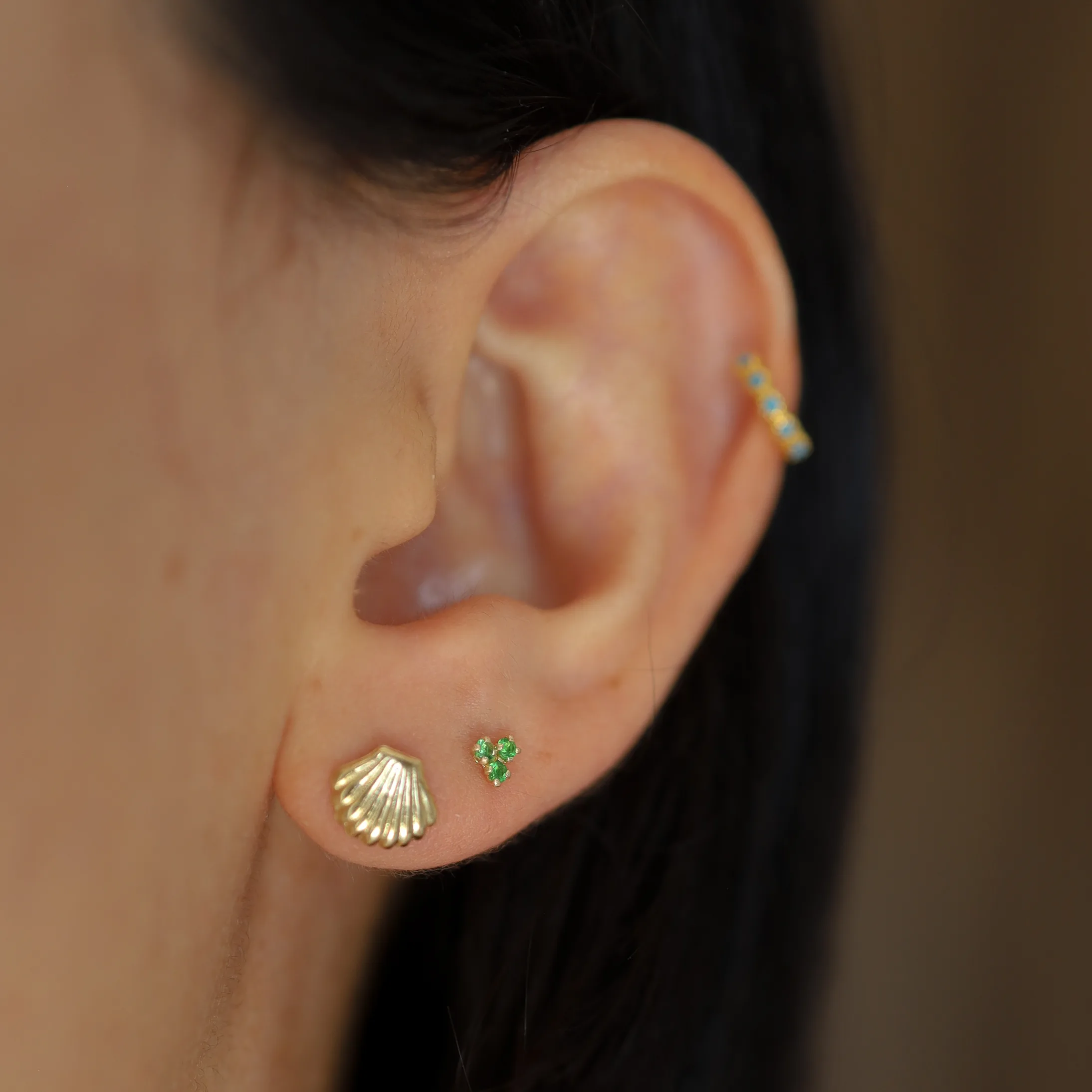 Arete con Tres Zirconias Verdes - Imagen 2